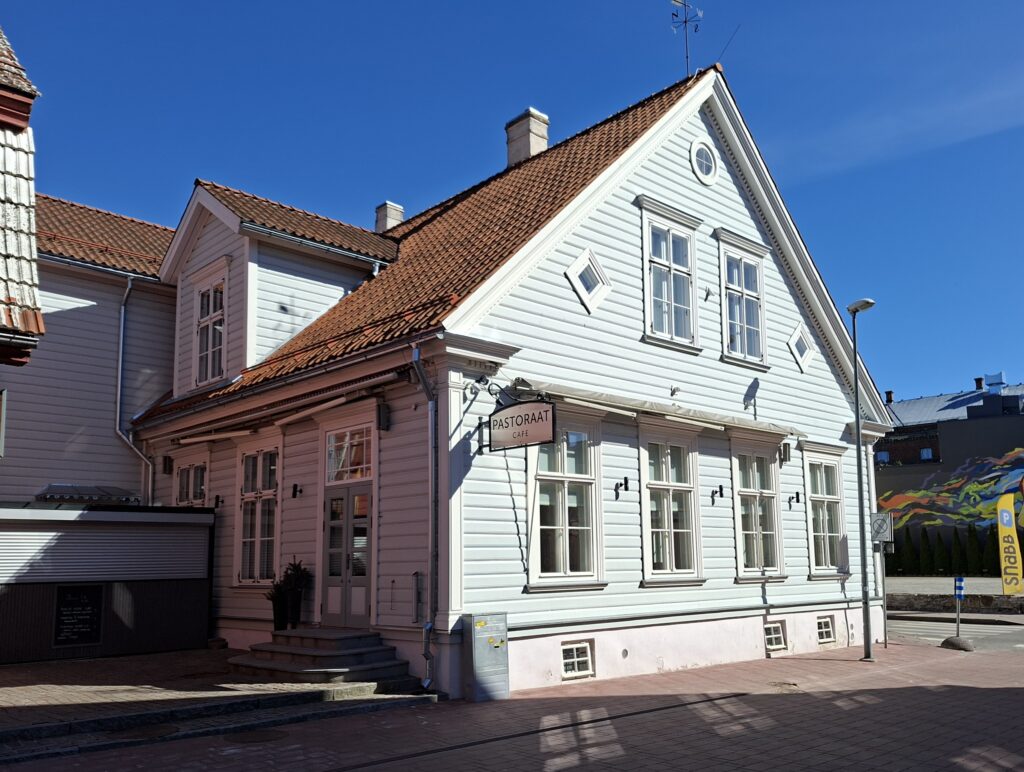 Patoraadi kohvik, Kuninga 30, Pärnu